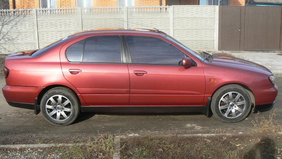 Nissan Primera 1.6 16V 4