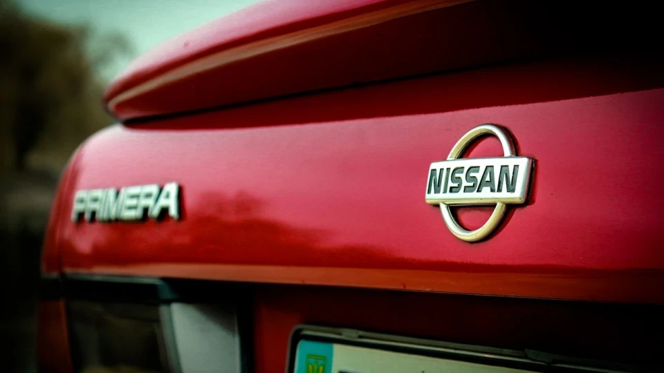 Nissan Primera 1.6 SLX 2