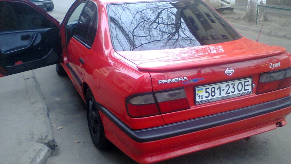 Nissan Primera 1.6i SPORT 2