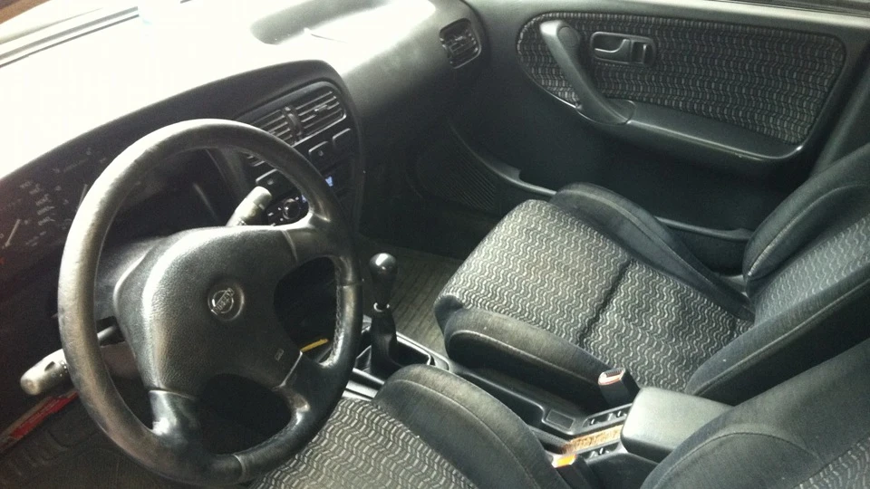 Nissan Primera 2.0 eGT 3