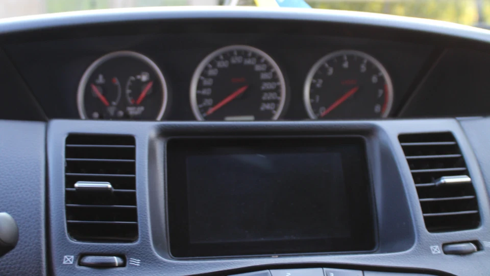 Nissan Primera 2.0 л 3