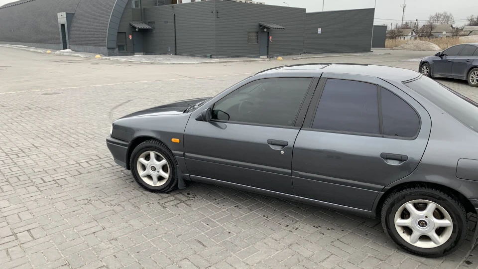 Nissan Primera 2.0 МОНО 4