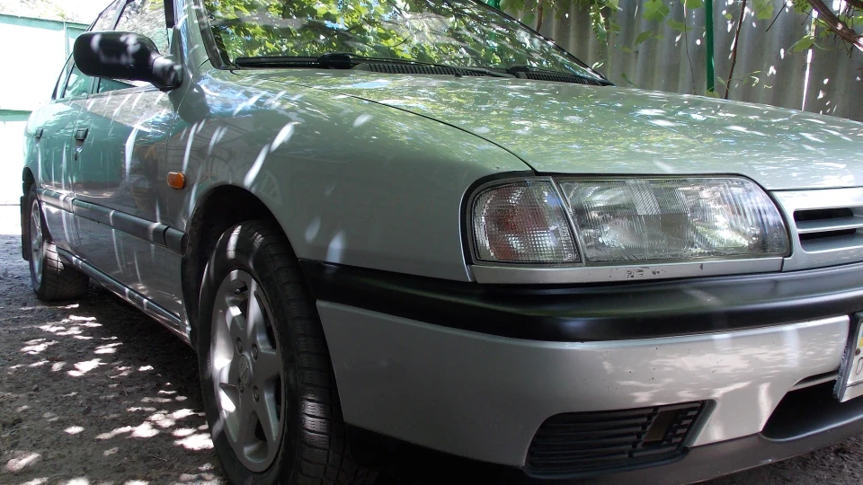 Nissan Primera 2.0 SLX 2