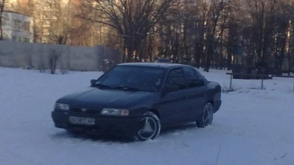 Nissan Primera 2.0 slx 2
