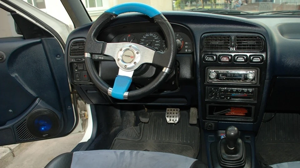 Nissan Primera 2.0SLX 3