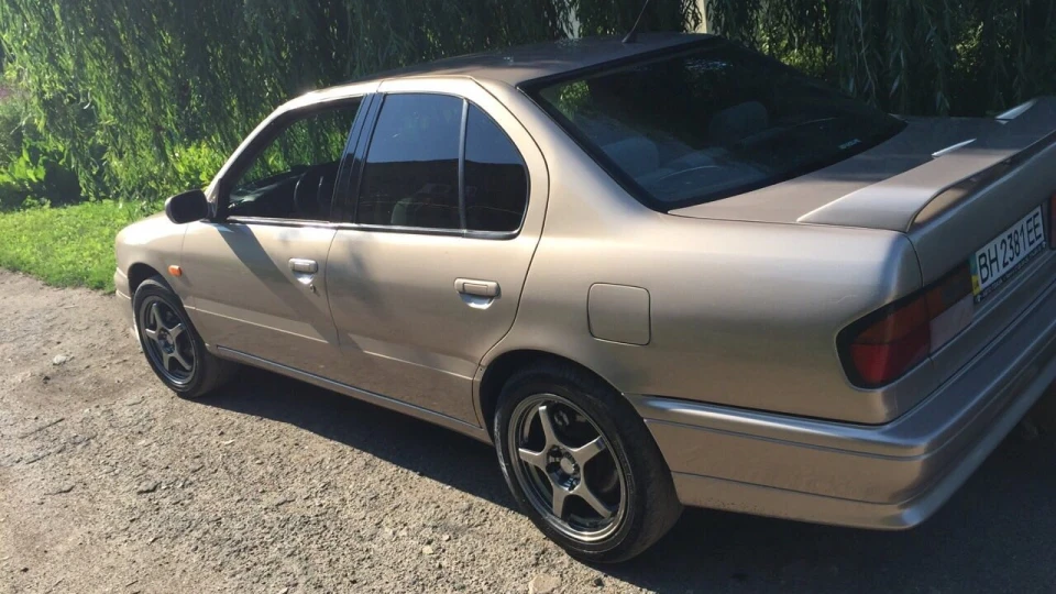 Nissan Primera Довгобуд 3