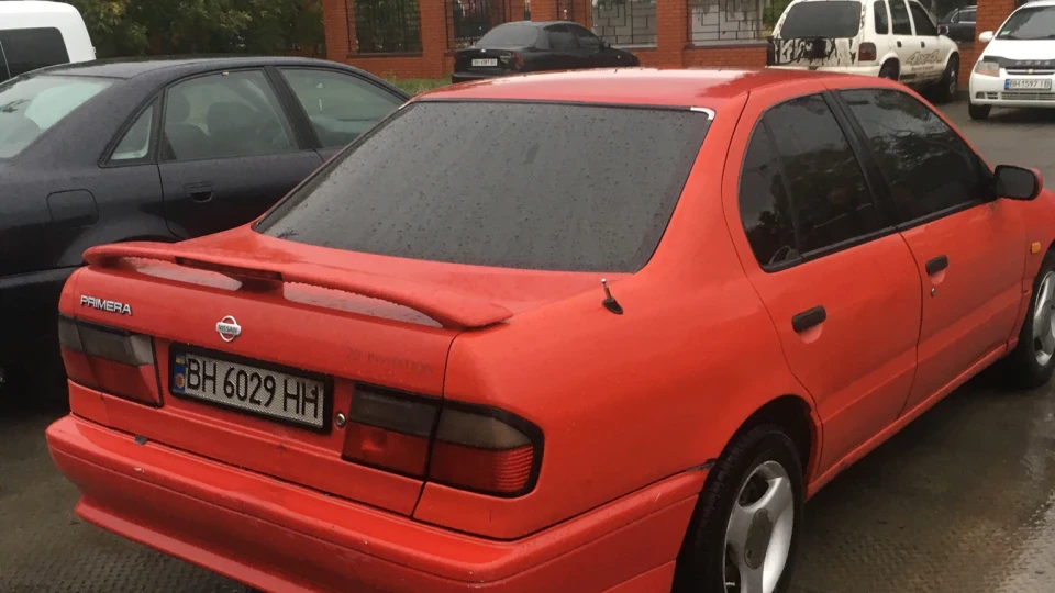Nissan Primera Червоний дракон P10 3