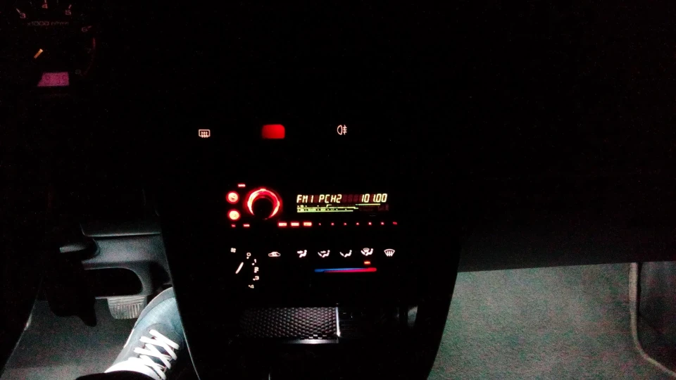 Nissan Primera мокрий асфальт, 2.0л 4