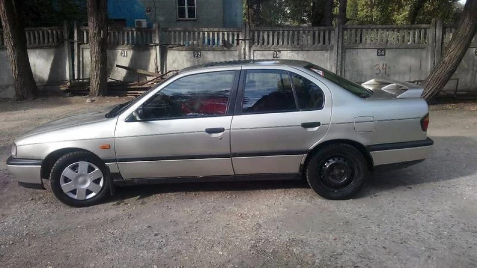 Nissan Primera Перша 3