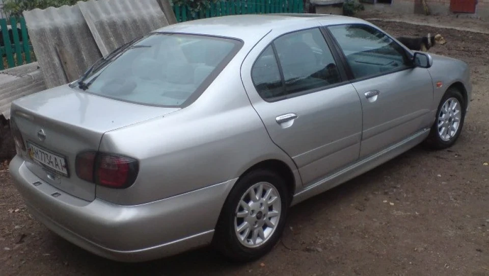 Nissan Primera Сріблястий металік 2,0 2