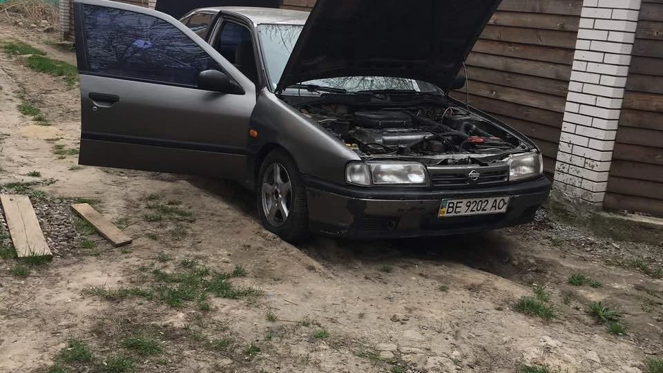 Nissan Primera Сірий металік 2.0