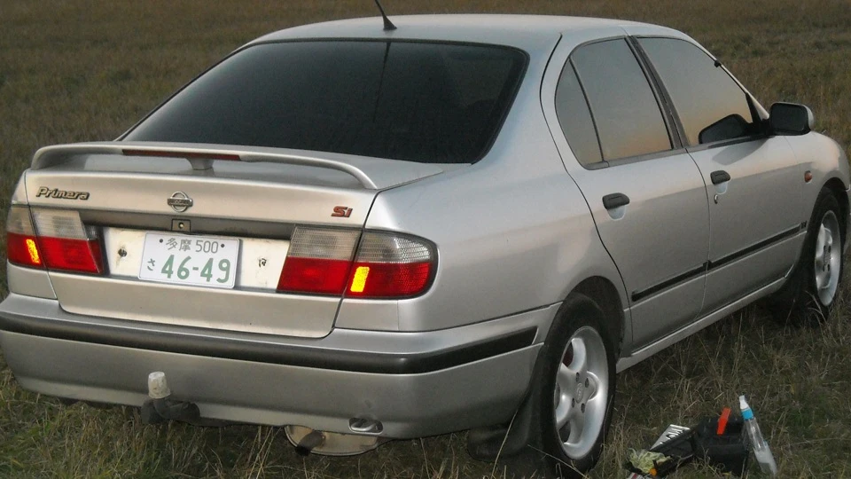 Nissan Primera Silver 2