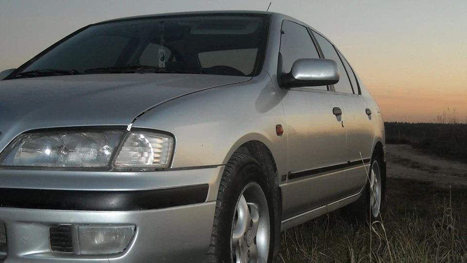 Nissan Primera Silver 4