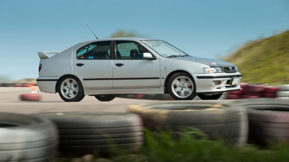 Nissan Primera SRi SHAMAN-cust0ms: 速い 4