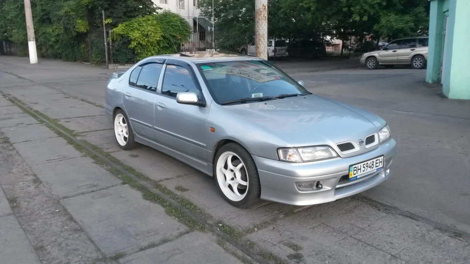Nissan Primera Turbo 2