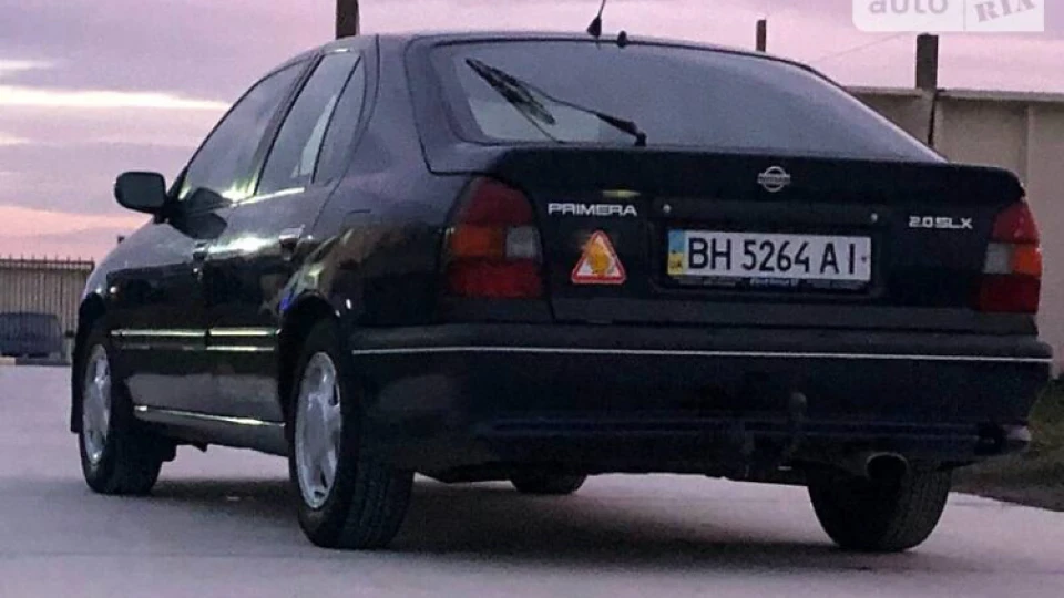 Nissan Primera Ultramarine 3