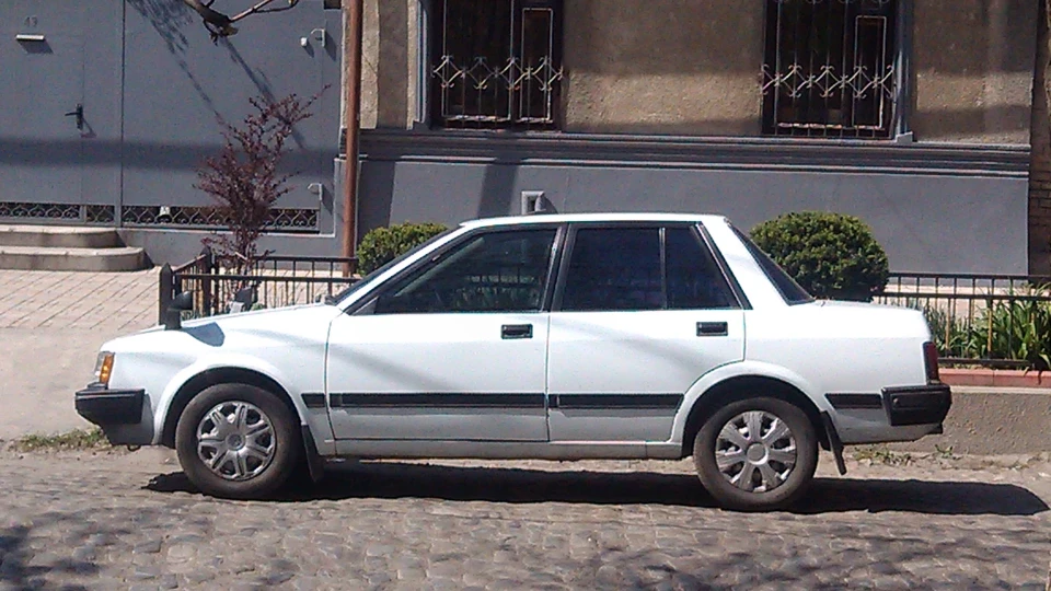 Nissan Pulsar старий