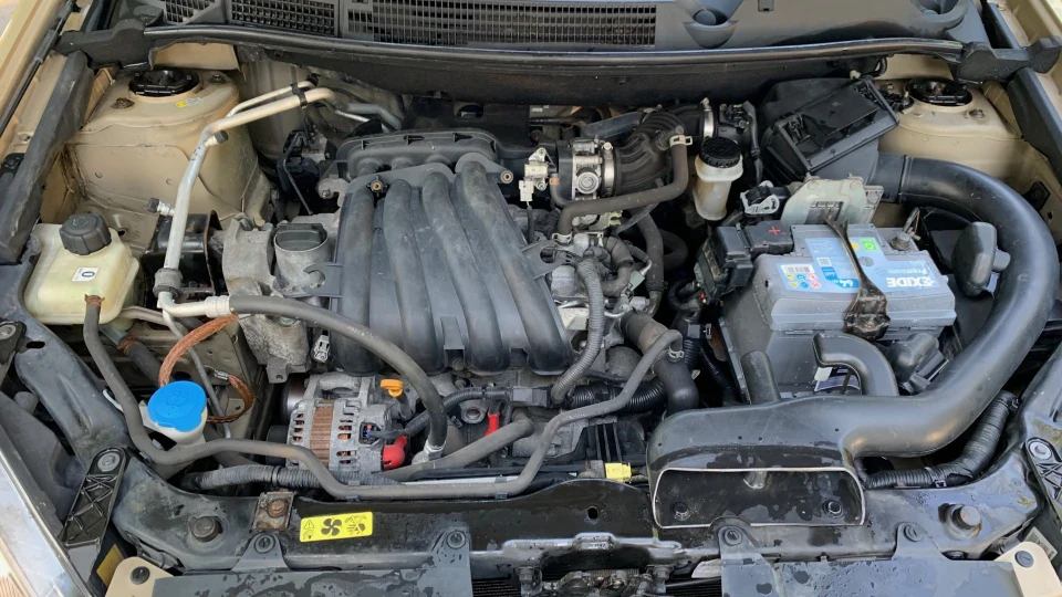 Nissan Qashqai 太マラ 1.6 MT 2
