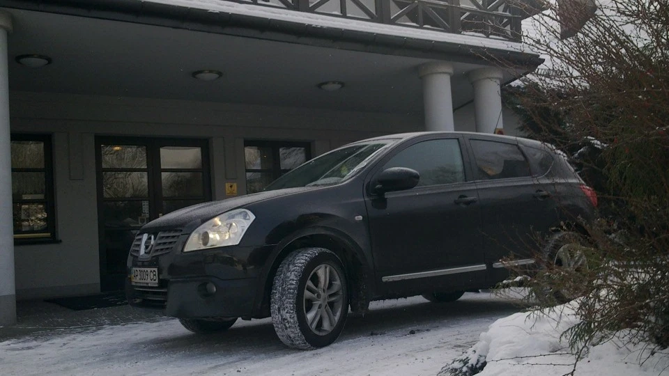 Nissan Qashqai Чорний кішок 2