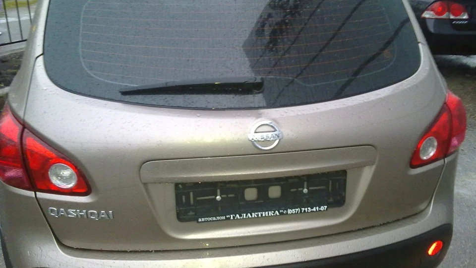 Nissan Qashqai красень 2