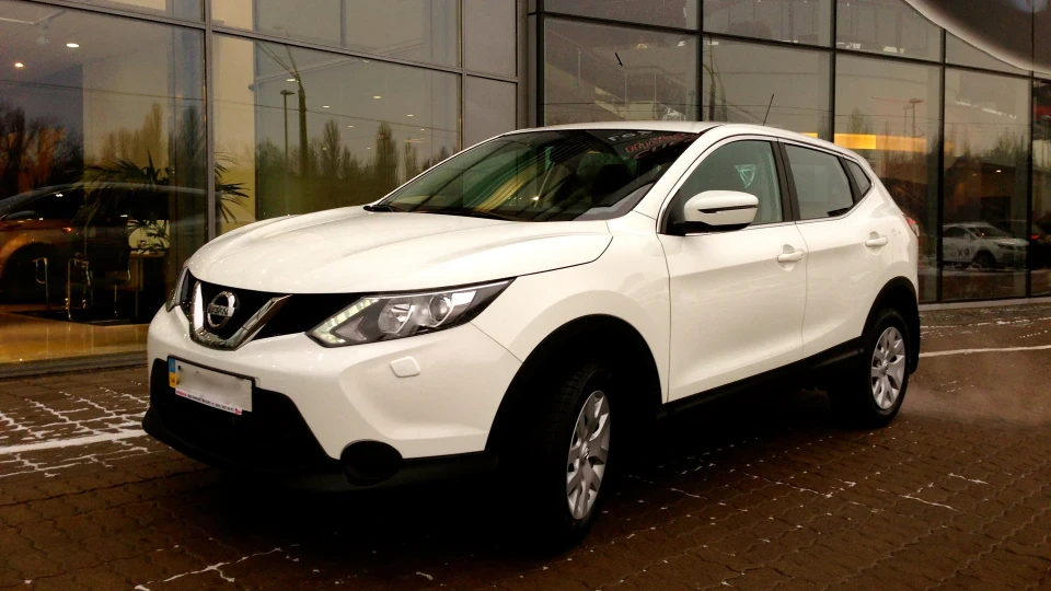 Nissan Qashqai Кросівок