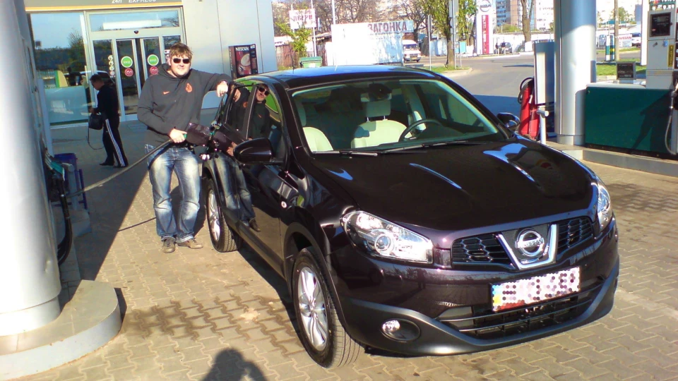 Nissan Qashqai LE+ Баклажан