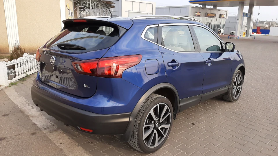 Nissan Qashqai Nissan Rogue Sport 5