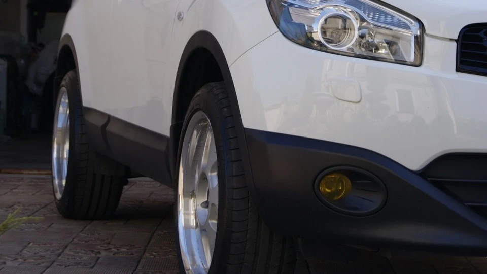 Nissan Qashqai White 2