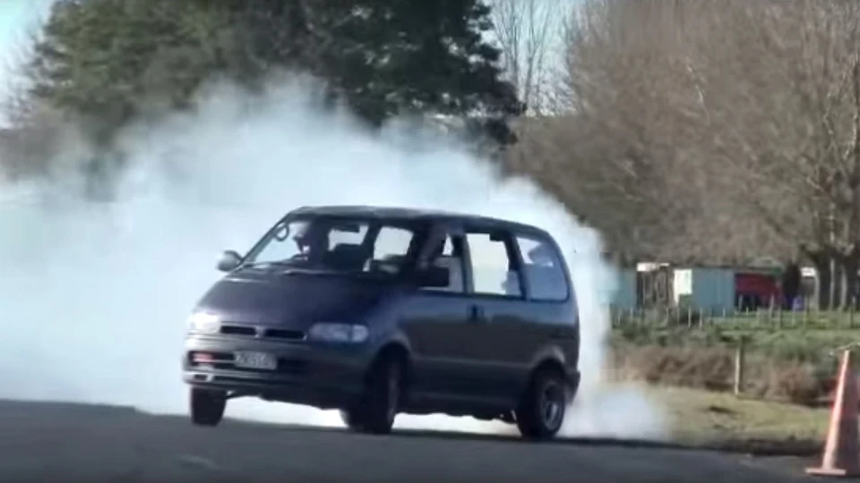 Nissan Serena 2