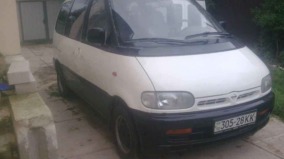 Nissan Serena 2.0D 2