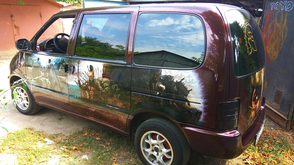 Nissan Serena 300 спартанців 4