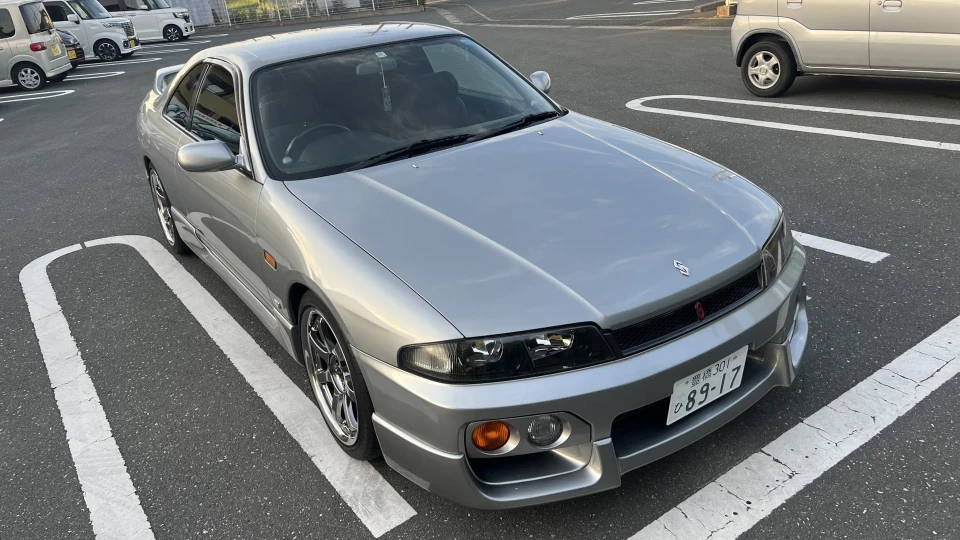Nissan Skyline 2