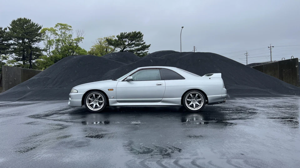 Nissan Skyline 4