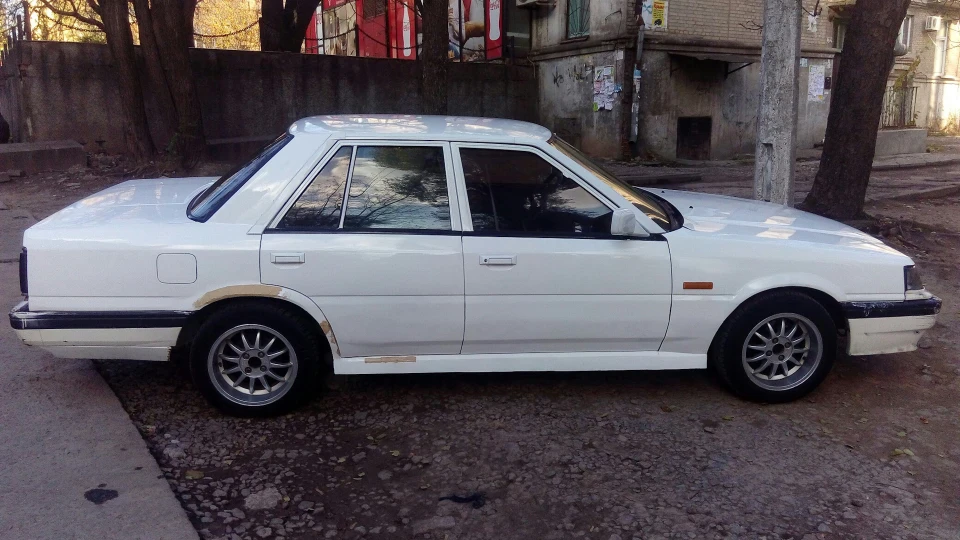 Nissan Skyline 4
