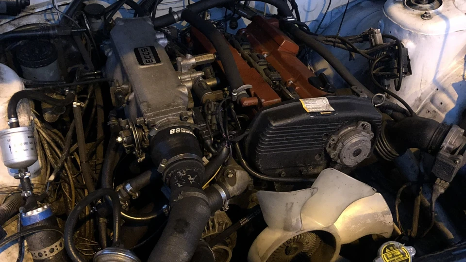 Nissan Skyline CA18DET inside