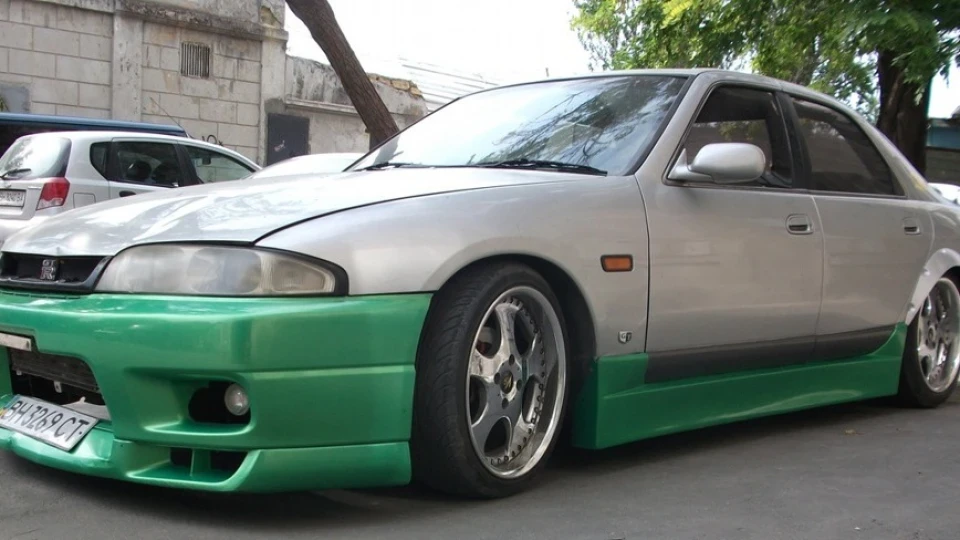 Nissan Skyline HR-33 GTS