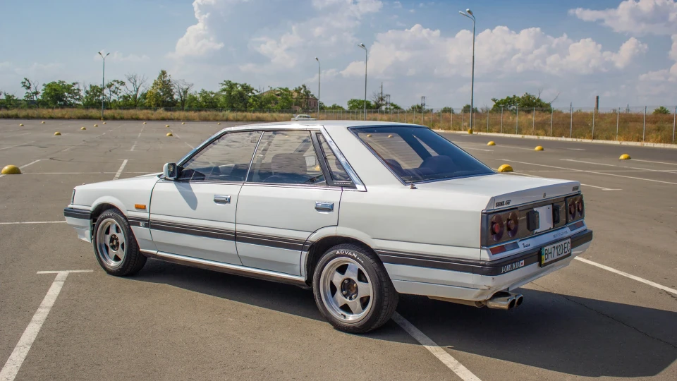Nissan Skyline HR31 excel GT 2