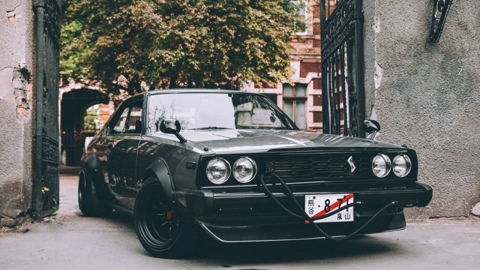 Nissan Skyline Turbo 2