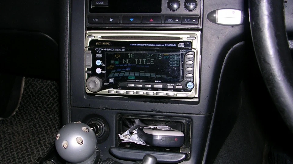 Nissan Skyline Жовток 2