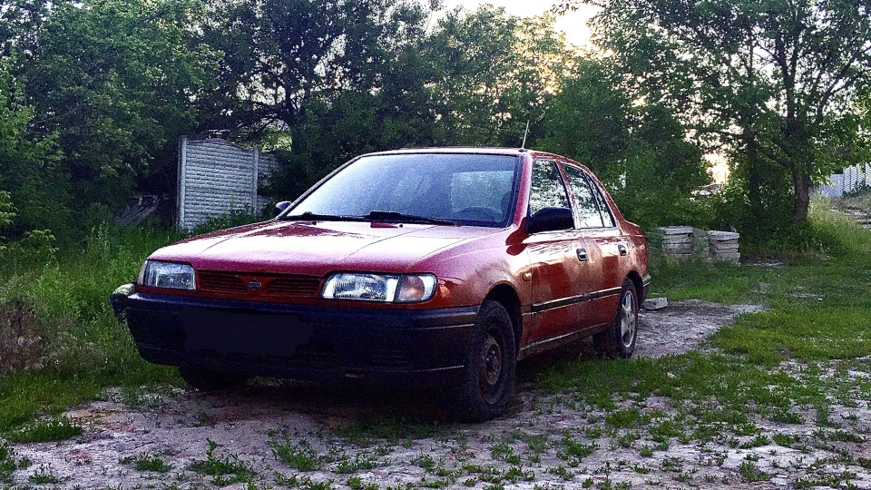 Nissan Sunny 3