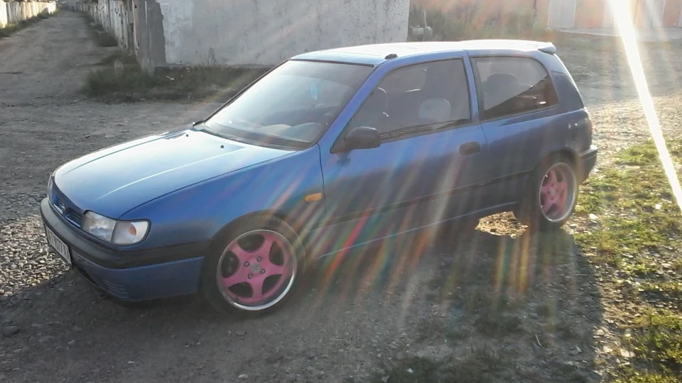 Nissan Sunny 4
