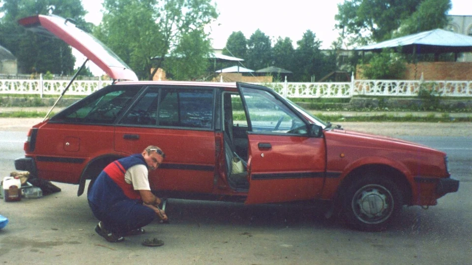 Nissan Sunny 2