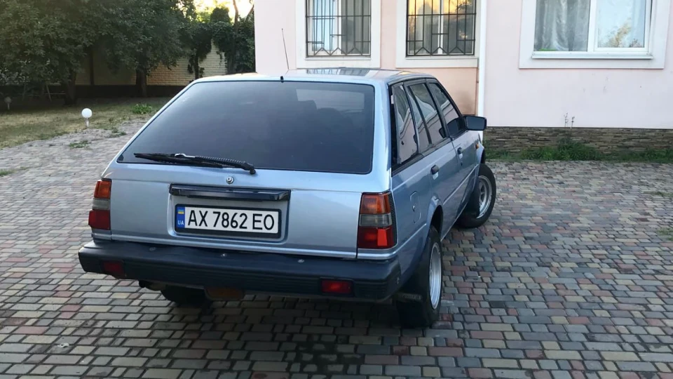 Nissan Sunny 2