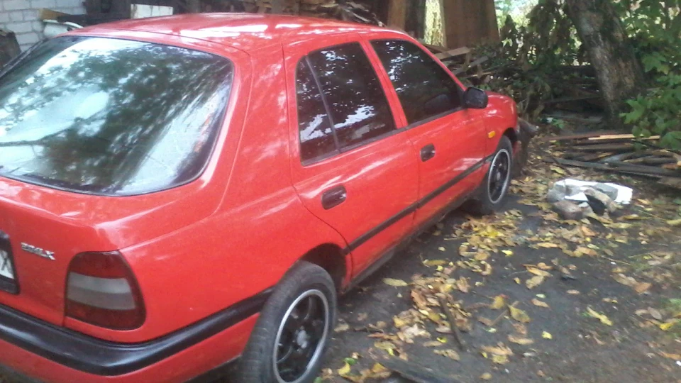 Nissan Sunny 3