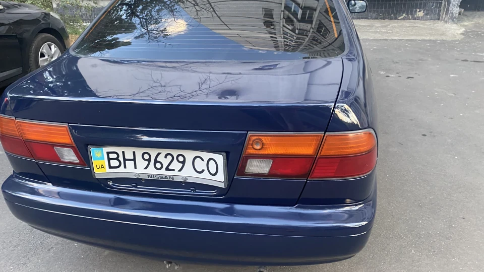 Nissan Sunny 3
