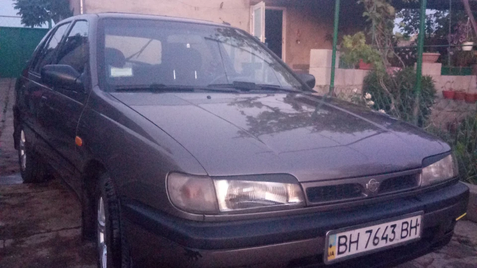 Nissan Sunny 2
