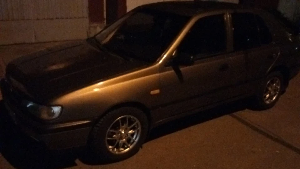Nissan Sunny 5