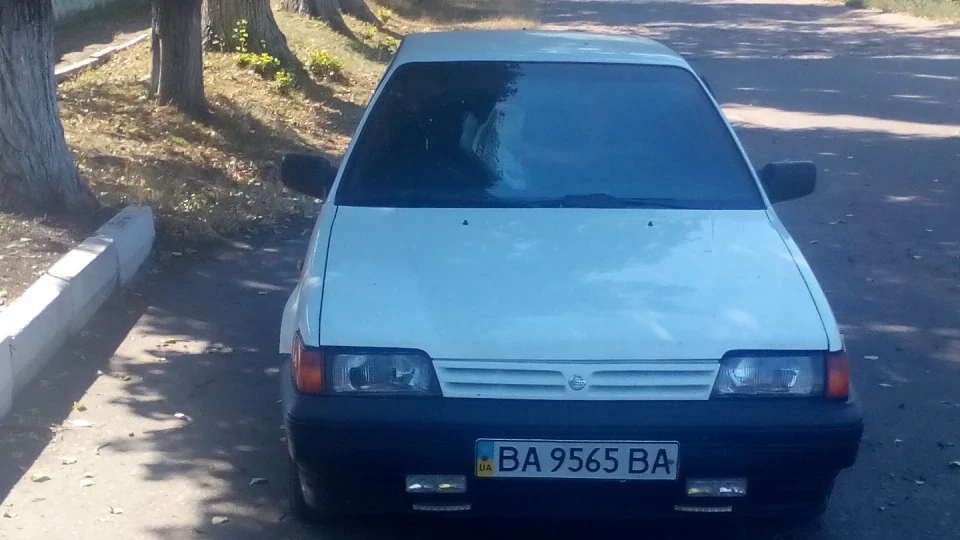 Nissan Sunny 2
