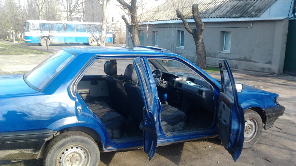 Nissan Sunny 3