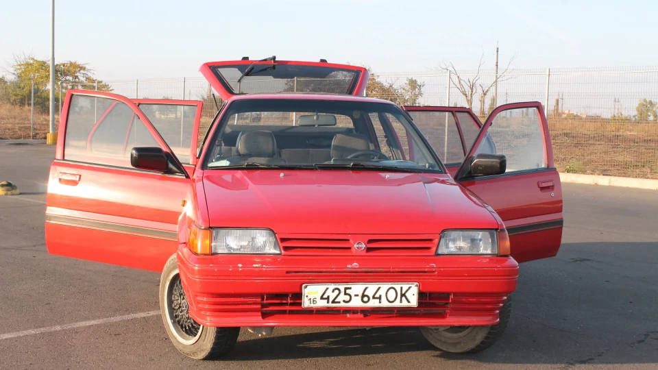 Nissan Sunny 3